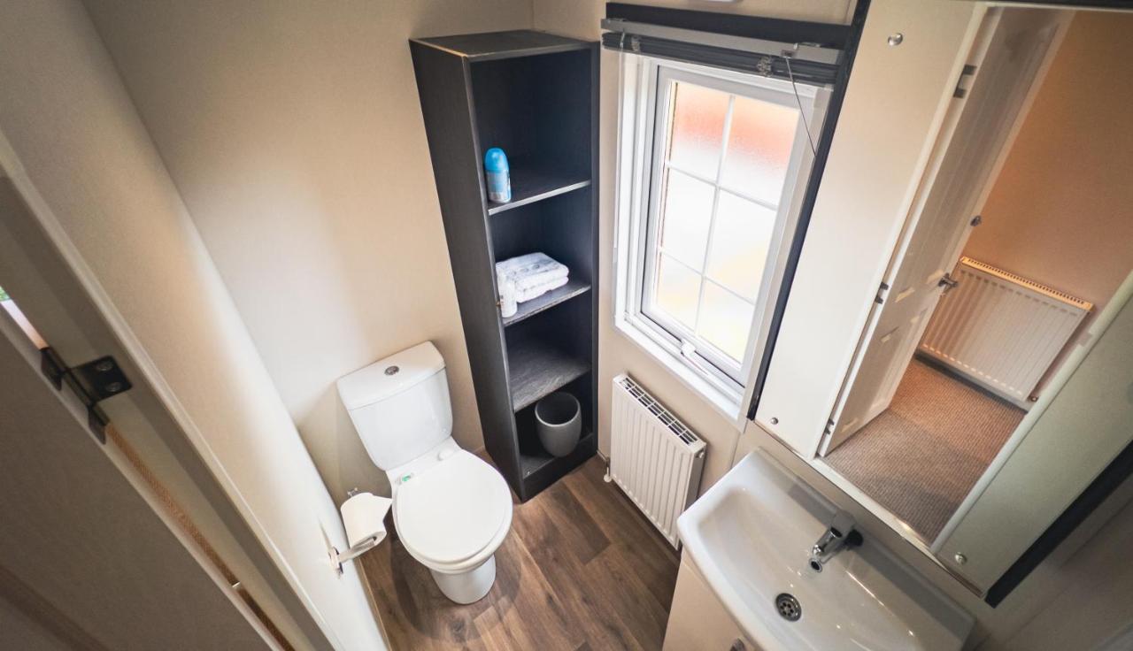 Angie'S Haven, Superb 2 Bedroom Lodge With Hot Tub - Sleeps 6 - Felmoor Park Morpeth Luaran gambar