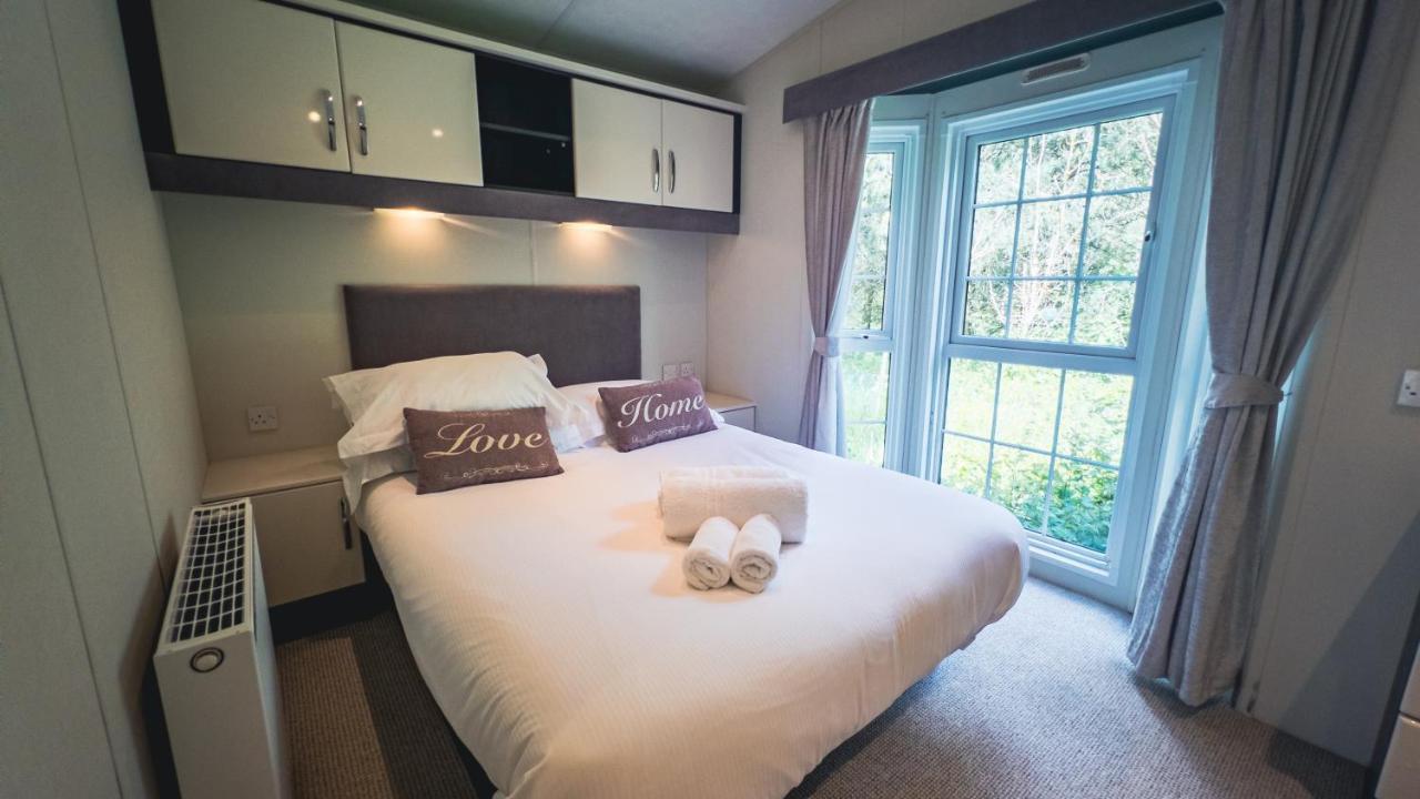 Angie'S Haven, Superb 2 Bedroom Lodge With Hot Tub - Sleeps 6 - Felmoor Park Morpeth Luaran gambar
