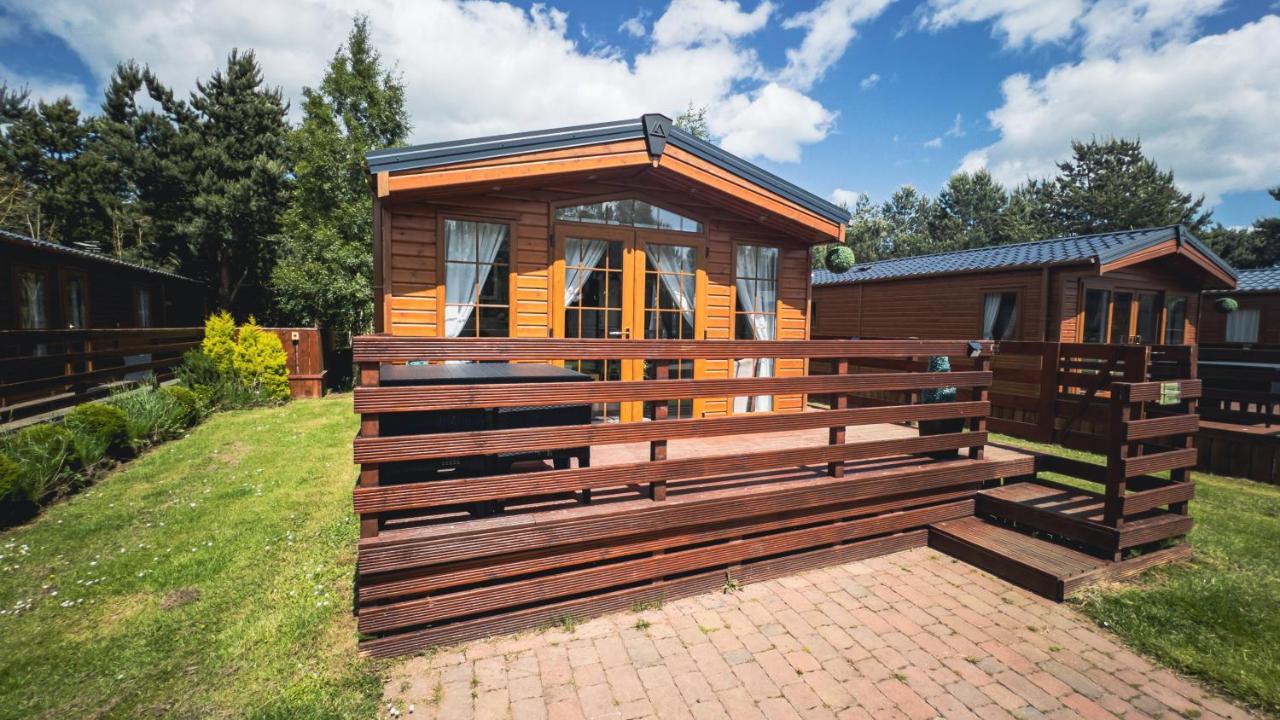 Angie'S Haven, Superb 2 Bedroom Lodge With Hot Tub - Sleeps 6 - Felmoor Park Morpeth Luaran gambar
