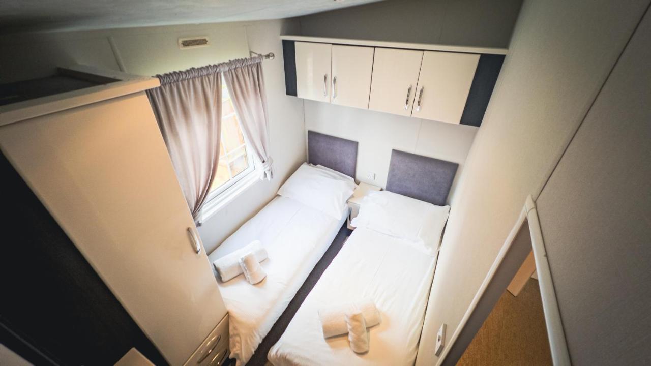 Angie'S Haven, Superb 2 Bedroom Lodge With Hot Tub - Sleeps 6 - Felmoor Park Morpeth Luaran gambar